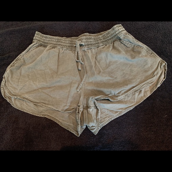 Hollister Pants - Hollister Olive Green Short